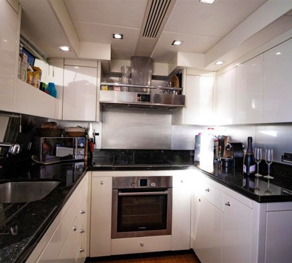 LI JOR Interior - Galley