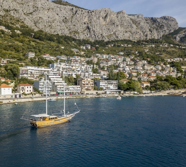 Luxury Charter Yacht ANDEO