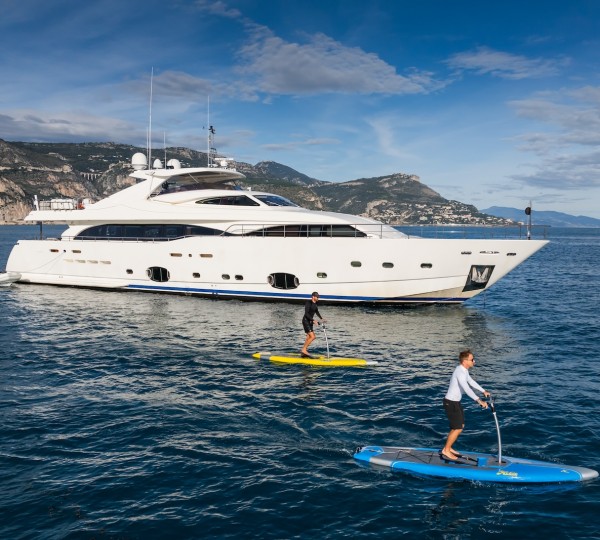 Luxury Yacht ROBUSTO