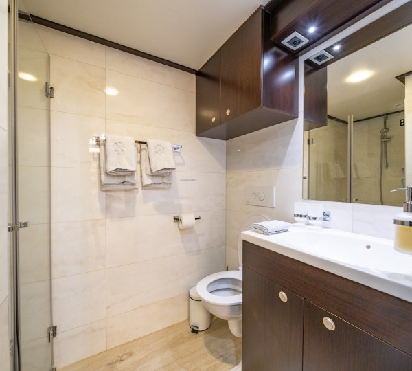 Marilyn Twin Cabin Ensuite