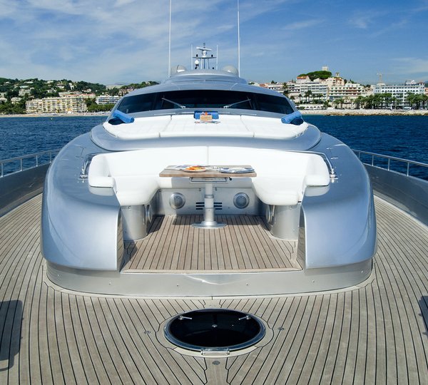 Mistral 55 - Exterior Living Spaces