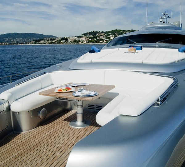 Mistral 55 - Exterior Living Spaces