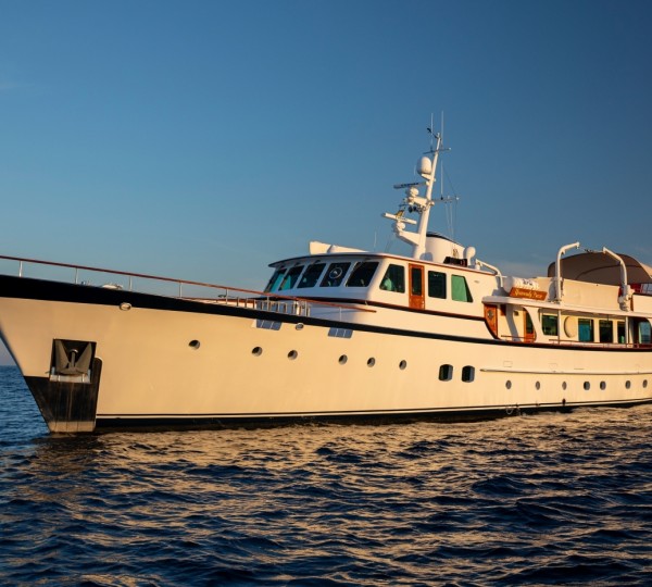 Motor Yacht HEAVENLY DAZE