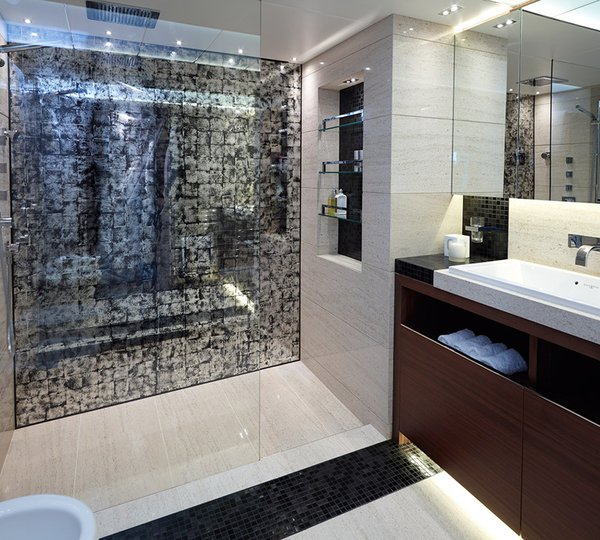 Motor Yacht IMPERIAL PRINCESS BEATRICE By Sunseeker - Bathroom Shower
