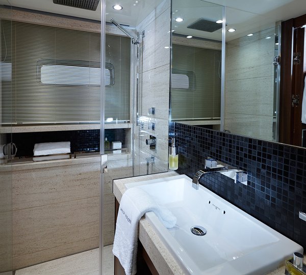 Motor Yacht IMPERIAL PRINCESS BEATRICE By Sunseeker - Ensuite