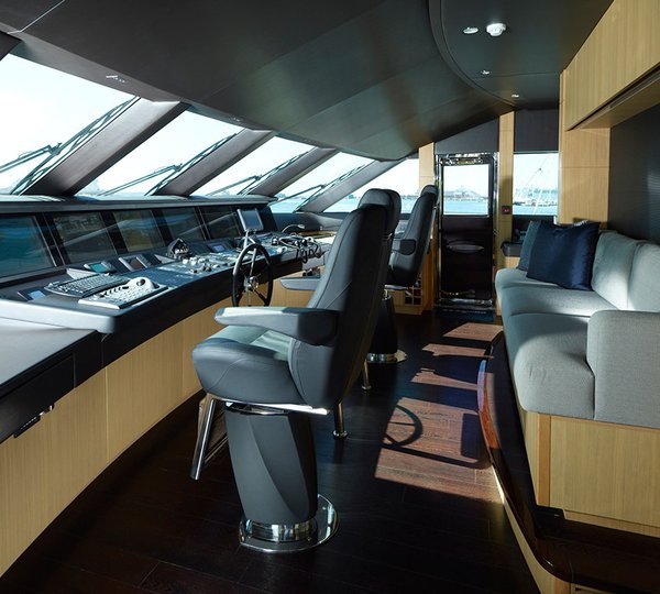 Motor Yacht IMPERIAL PRINCESS BEATRICE By Sunseeker - The Bridge