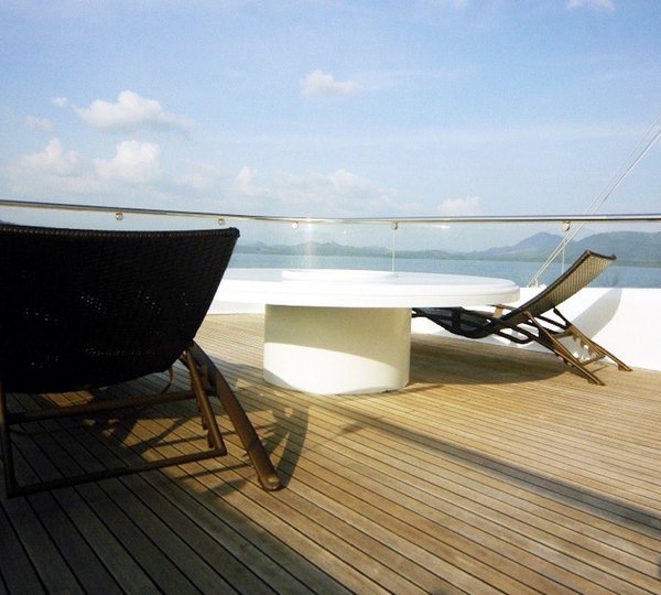 Motor Yacht Lady Arraya -  On Deck