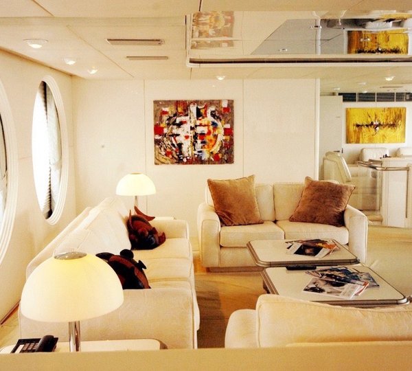 Motor Yacht Lady Arraya -  Salon Seating