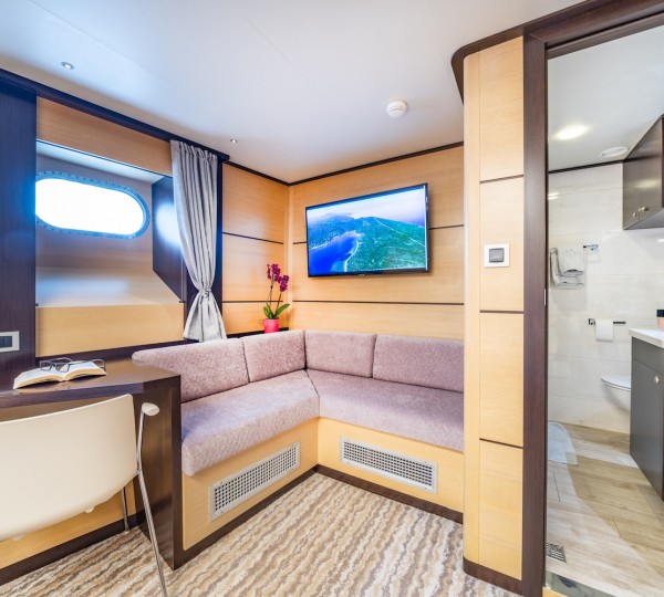 Natalie Master Seating And Ensuite