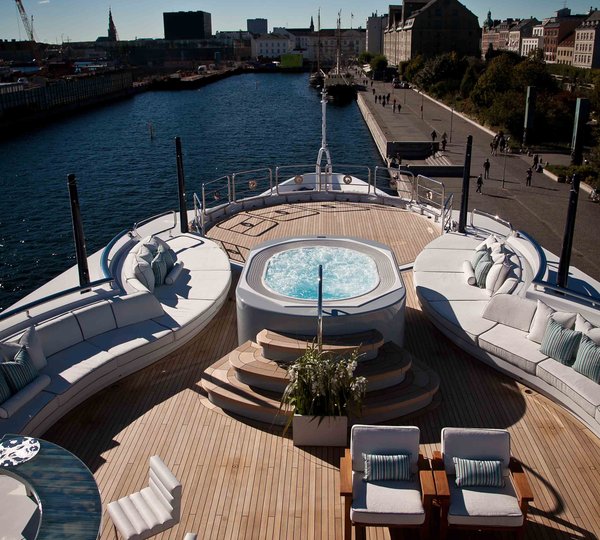 Odessa-II Deck With Jacuzzi