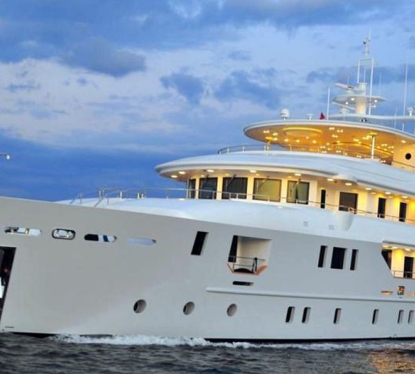 PALMARINA Motoryacht With Heliped