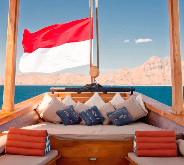 Perfect Seating To Relax Out Under The Sun