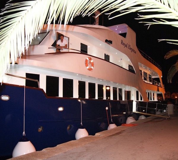 Royal Eleganza At Night