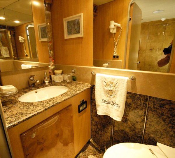 SUHEYLA SULTAN Bathroom