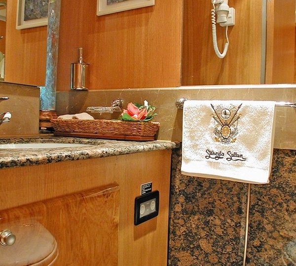 SUHEYLA SULTAN Ensuite