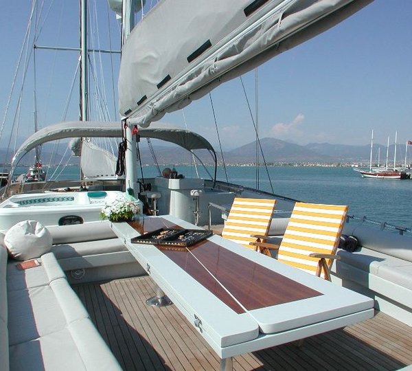 SUHEYLA SULTAN Flybridge