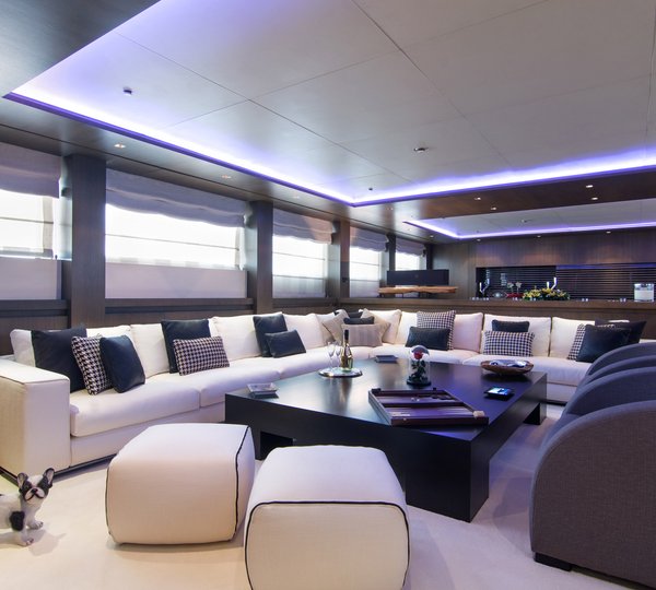 Saloon With Plenty Of Seating