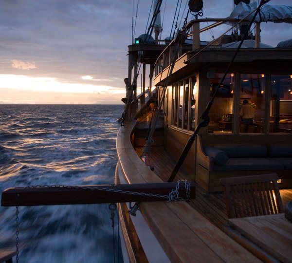 Side Deck Of SI DATU BUA