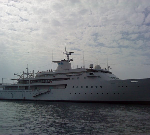 Sultan Of Oman's LOLOAT AL BEHAR