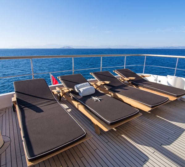 Sundeck Chaise Loungers