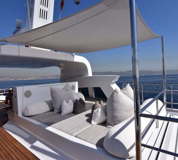 Sundeck With Sunpads