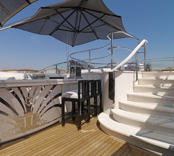 Sundeck forward Bar