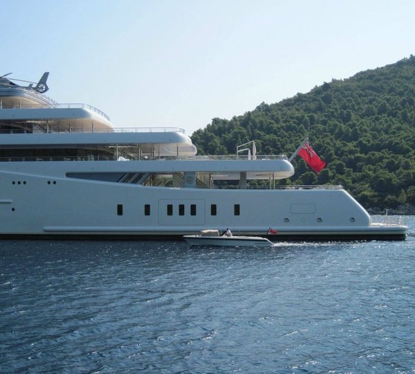 Yacht ECLIPSE