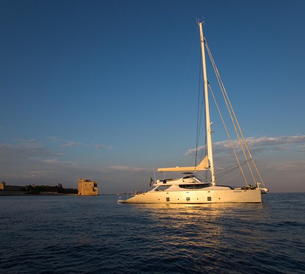Yacht Hutiane Catamaran - Mediterranean Evening