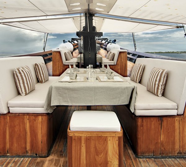 Yacht SAMATA, Indonesia - Deck Seating