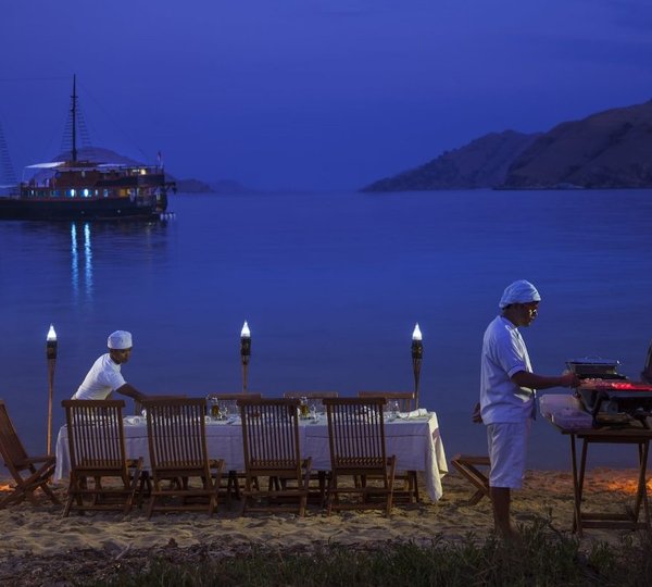 Yacht SAMATA, Indonesia - Evening