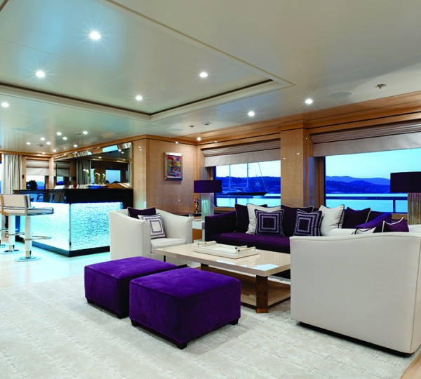 Yacht STEP ONE An Amels 180 LE - The Bar