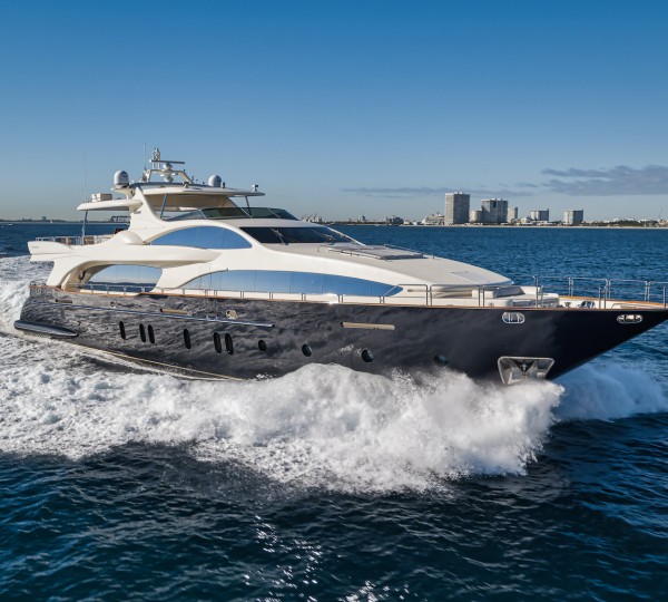 Yacht VIVERE