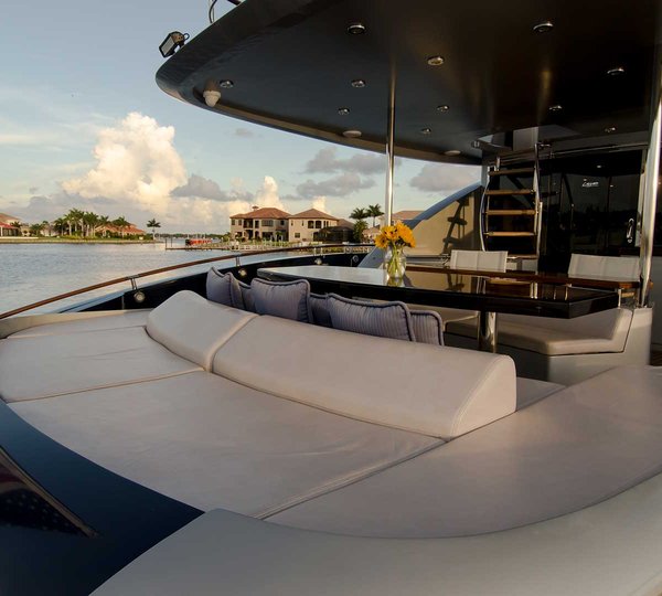 Aft Deck And Alfresco Dining