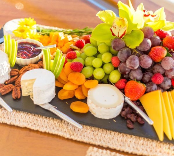 Cheese Platter With Fruit