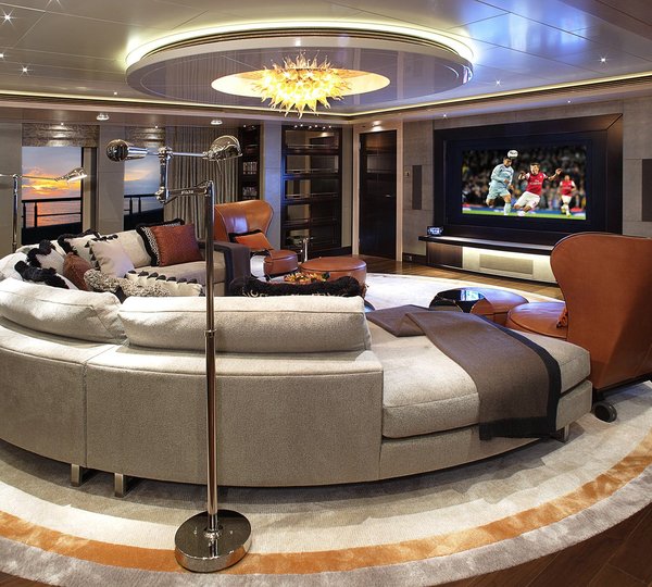 Circular Salon And Tv