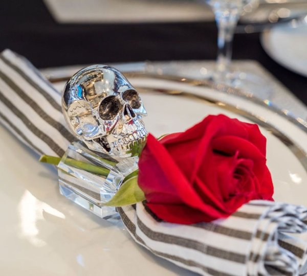 Dining Table Set Up Detail