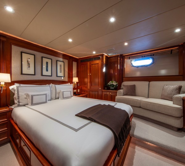 Double Cabin  ©YachtShot