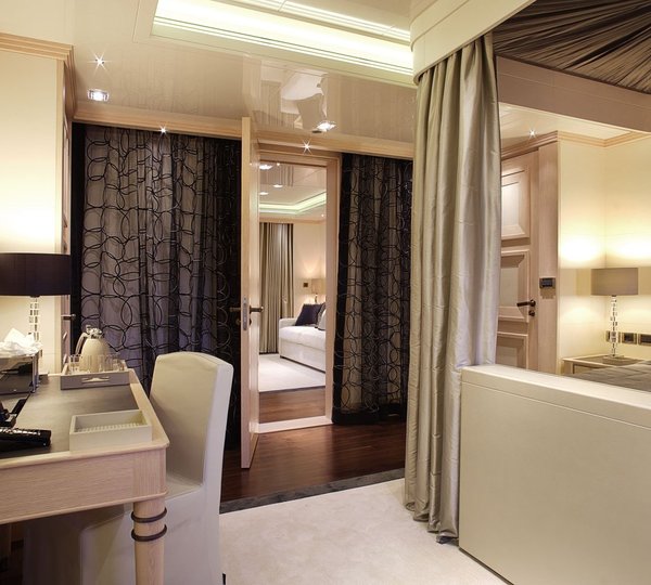 Double Cabin And Desk