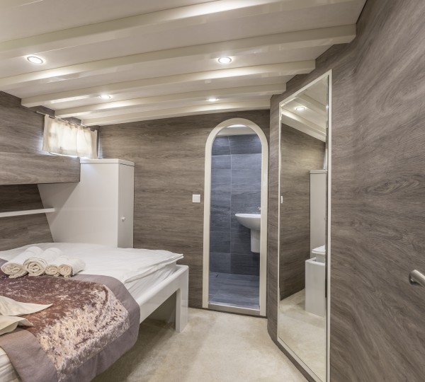 Double Cabin For Guests - Detail