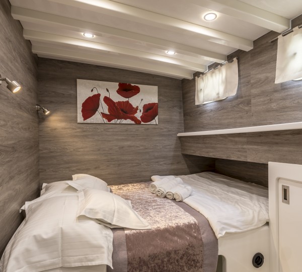 Double Cabin For Guests