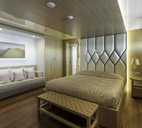 Double Cabin With Large Sofa