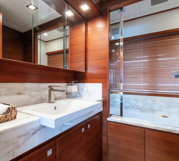 Double Guest Cabin - Ensuite