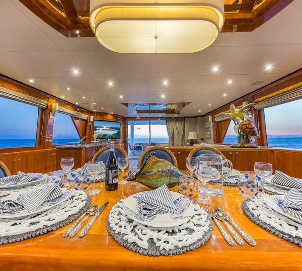 Elegant Dining Table Set Up