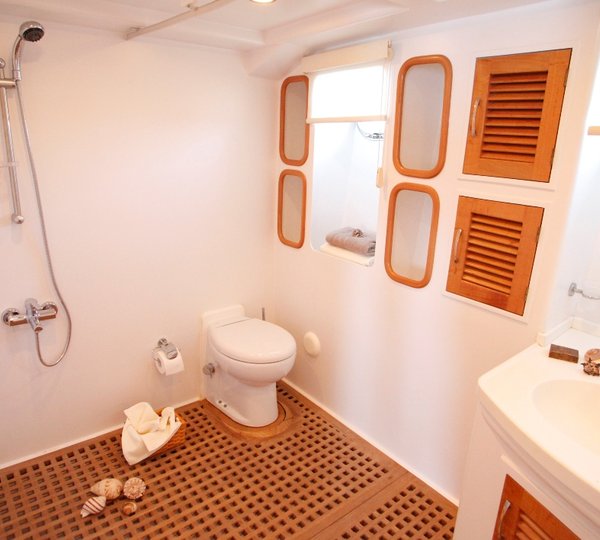 Ensuite Heads And Shower