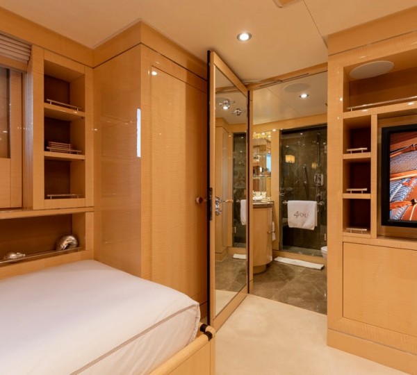 Guest Suite With Ensuite Bathroom
