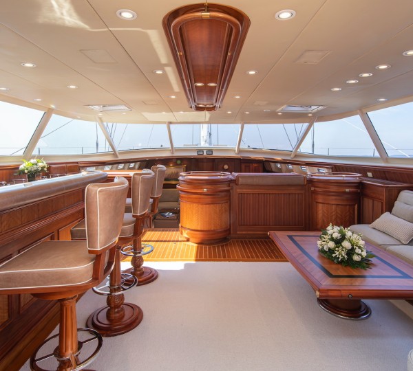 Interior Seating  ©YachtShot