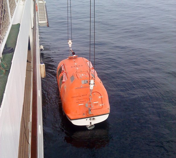 Loaloat Al Behar Yacht