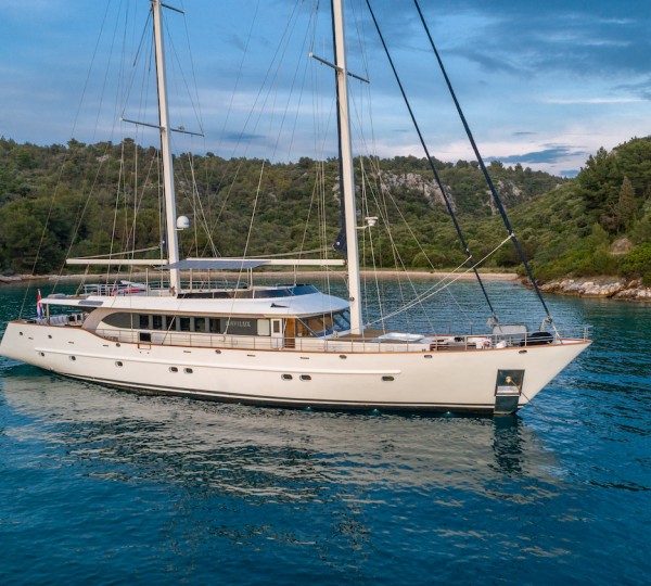 Luxury Sailing Yacht NAVILUX