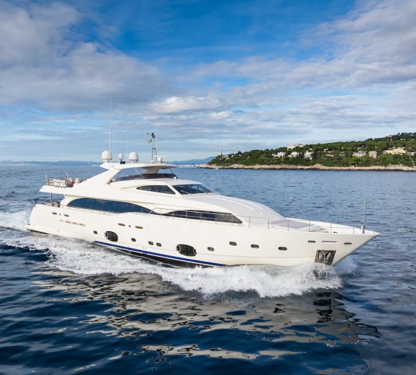 Motor Yacht ROBUSTO