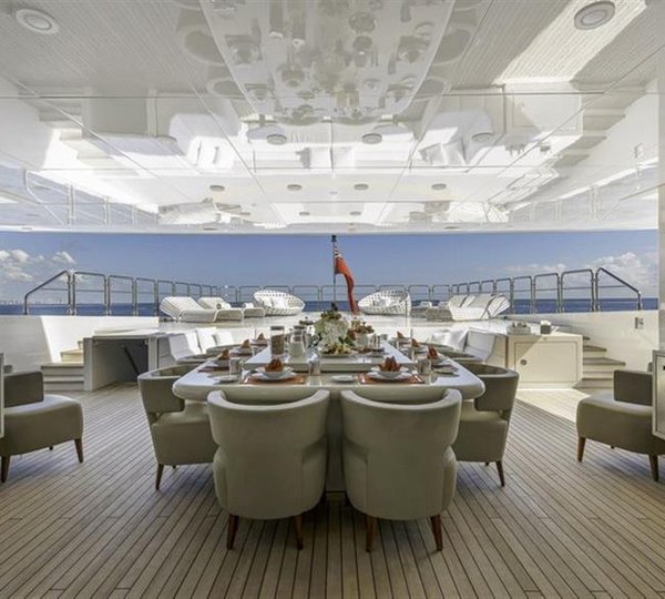 Multiple Alfresco Dining Options